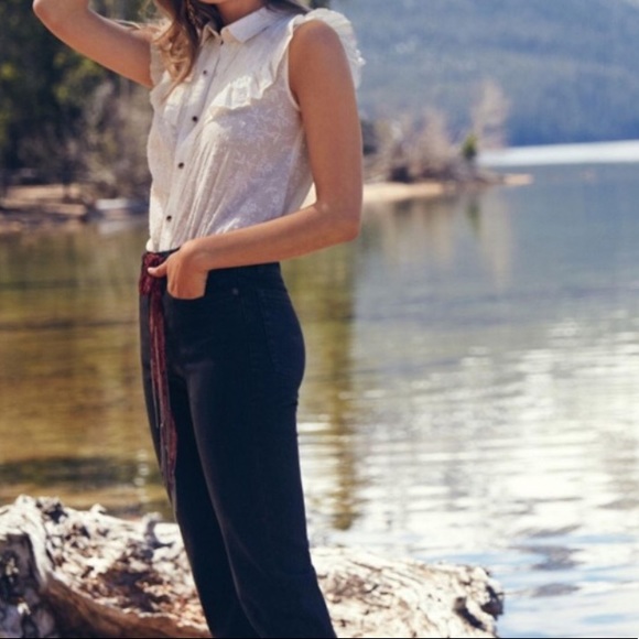 Anthropologie Tops - Maeve windflower anthropologie ruffle eyelet top